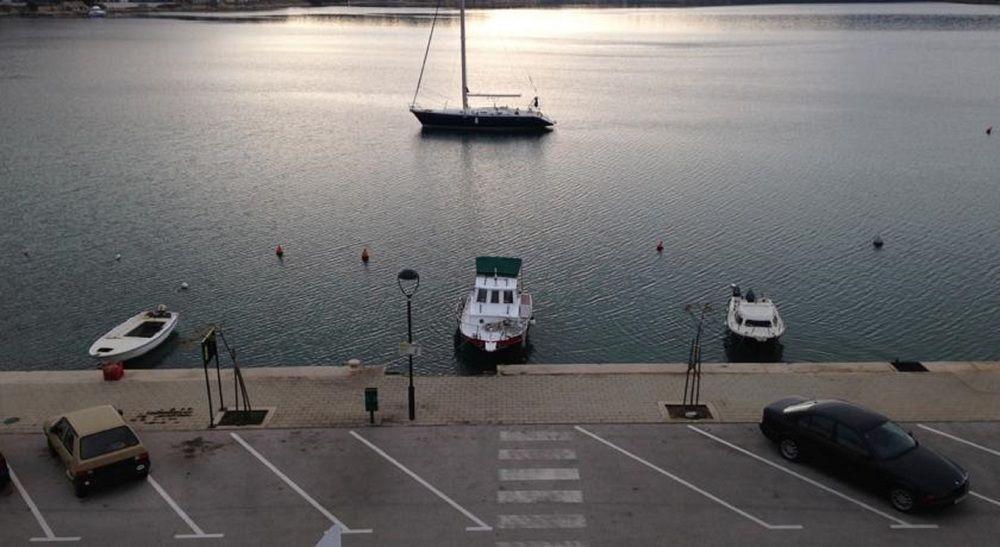 Hotel Plava Laguna Tisno Buitenkant foto