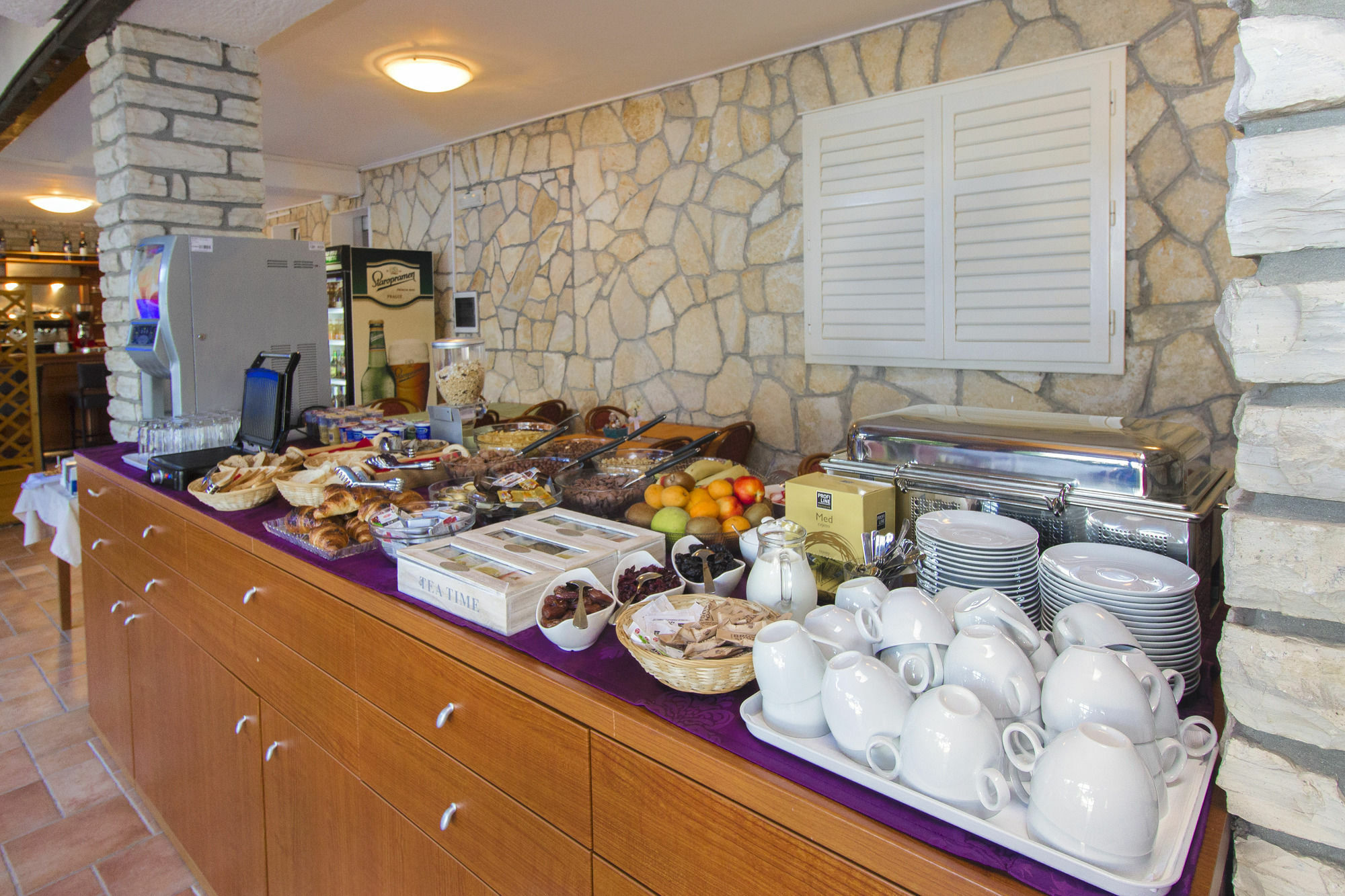 Hotel Plava Laguna Tisno Buitenkant foto
